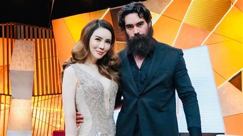  Oomph of Love: Thai Superstar Olloy Reveals Shocking Relationship with Mystery Fan!