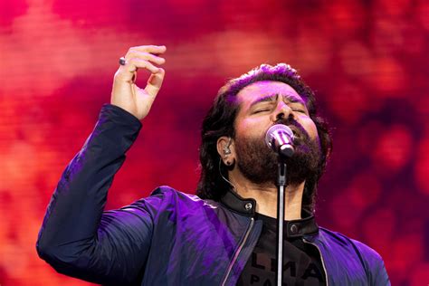  Shafqat Amanat Ali Khanin Konsertti: Musiikillinen Maailmanmatka Helsingissä!