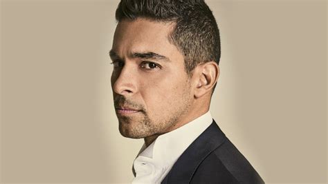 Wilmer Valderrama: Latinalaisen Superstarin Häämatka Vaihtaa Muotoaan Epätoivottujen Yllätysten Takia!